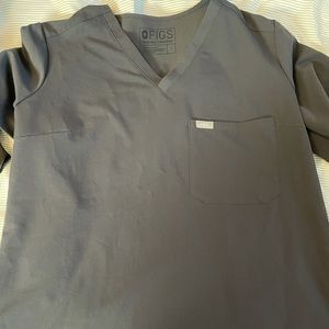 Figs charcoal scrub top